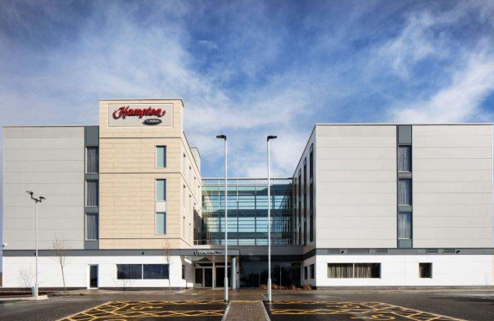 《40001百老汇在全球》系列报道之一——英国布里斯托机场希尔顿欢朋酒店